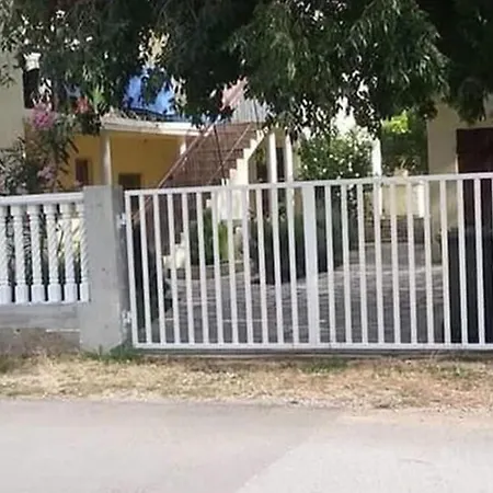 Trbi - One Bedroom - Mely גורני קרין