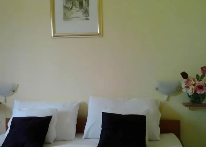 Trbi - One Bedroom - Mely